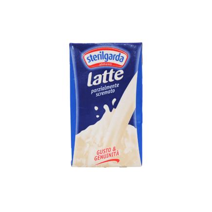 Picture of Sterilgarda UHT Semi Skimmed Milk (1Ltr)